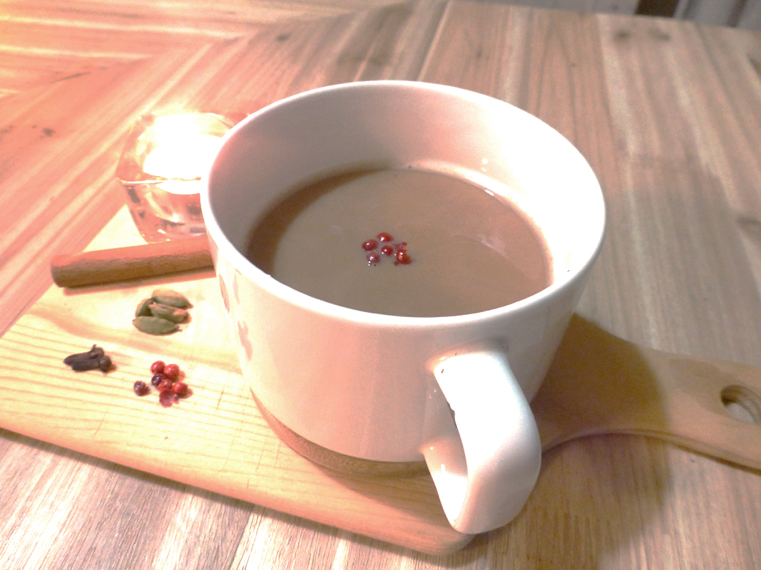 アーモンドミルクのマサーラー・チャイ(冬のスパイス)