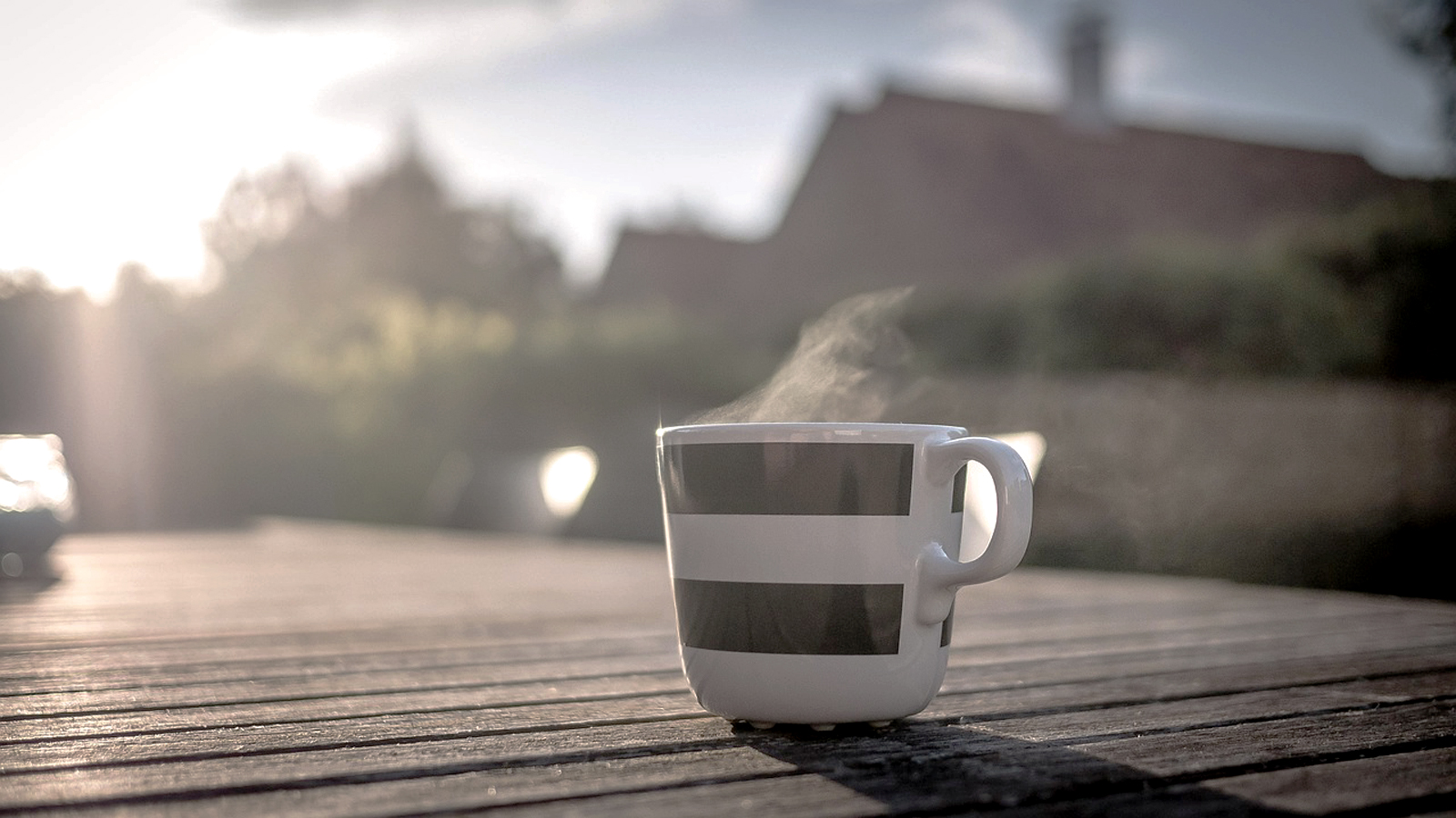 OuterLayer の光── 暮らしの中にある“小さな光”を整えるために